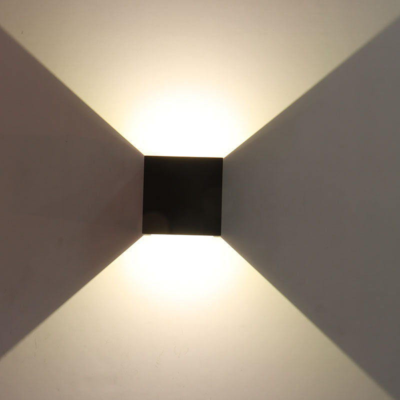Westgate Manufacturing Outdoor Cube Light With Beam-Angle Fins 15W 600Lm CCT Selectable 2700K/3000K/3500K/4000K/5000K Dimming Bronze (LRS-Q-MCT5-BR)