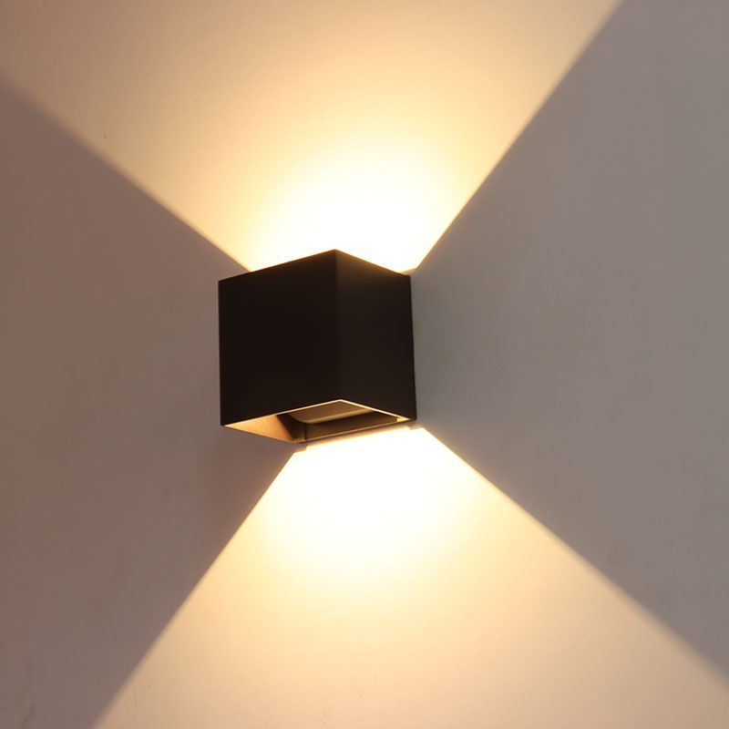 Westgate Manufacturing Outdoor Cube Light With Beam-Angle Fins 15W 600Lm CCT Selectable 2700K/3000K/3500K/4000K/5000K Dimming Bronze (LRS-Q-MCT5-BR)