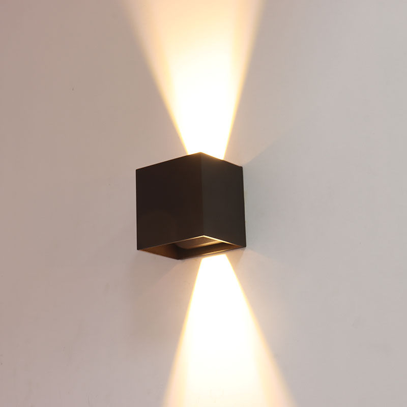 Westgate Manufacturing Outdoor Cube Light With Beam-Angle Fins 15W 600Lm CCT Selectable 2700K/3000K/3500K/4000K/5000K Dimming Bronze (LRS-Q-MCT5-BR)