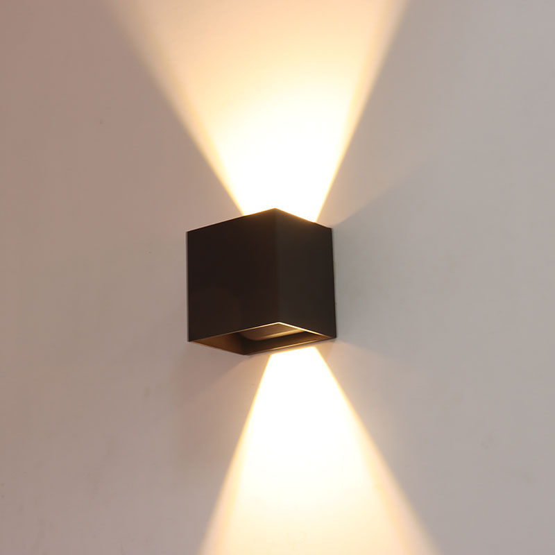 Westgate Manufacturing Outdoor Cube Light With Beam-Angle Fins 15W 600Lm CCT Selectable 2700K/3000K/3500K/4000K/5000K Dimming Bronze (LRS-Q-MCT5-BR)