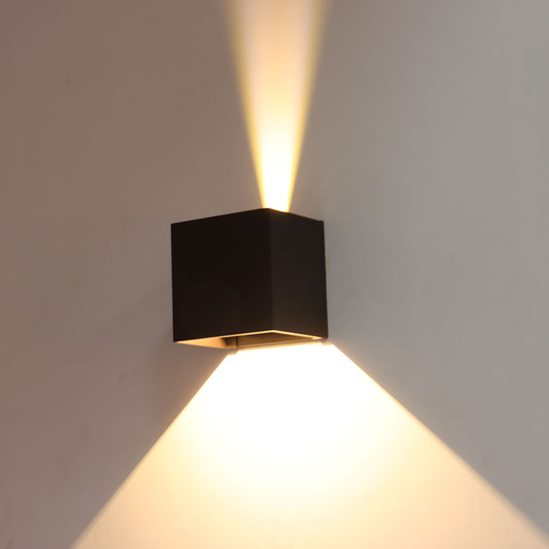 Westgate Manufacturing Outdoor Cube Light With Beam-Angle Fins 15W 600Lm CCT Selectable 2700K/3000K/3500K/4000K/5000K Dimming Bronze (LRS-Q-MCT5-BR)