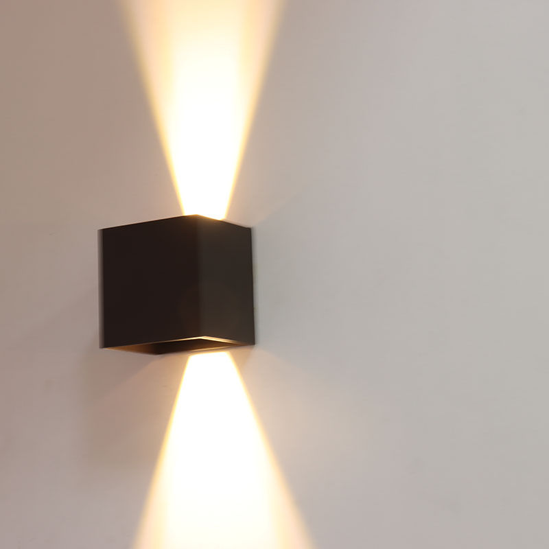 Westgate Manufacturing Outdoor Cube Light With Beam-Angle Fins 15W 600Lm CCT Selectable 2700K/3000K/3500K/4000K/5000K Dimming Bronze (LRS-Q-MCT5-BR)