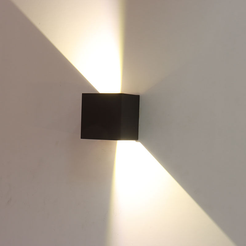 Westgate Manufacturing Outdoor Cube Light With Beam-Angle Fins 15W 600Lm CCT Selectable 2700K/3000K/3500K/4000K/5000K Dimming Bronze (LRS-Q-MCT5-BR)