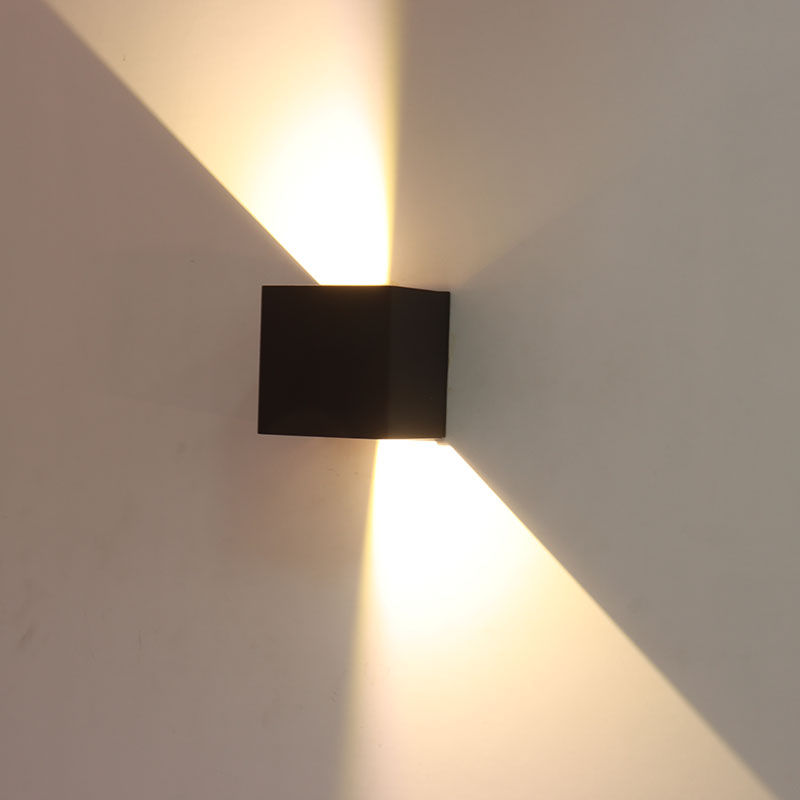 Westgate Manufacturing Outdoor Cube Light With Beam-Angle Fins 15W 600Lm CCT Selectable 2700K/3000K/3500K/4000K/5000K Dimming Bronze (LRS-Q-MCT5-BR)